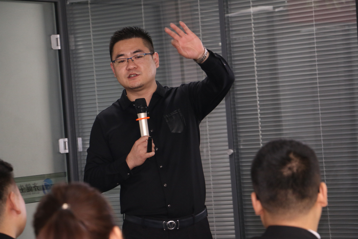 震业集团商学院培训会及2019财年战略启动会.png